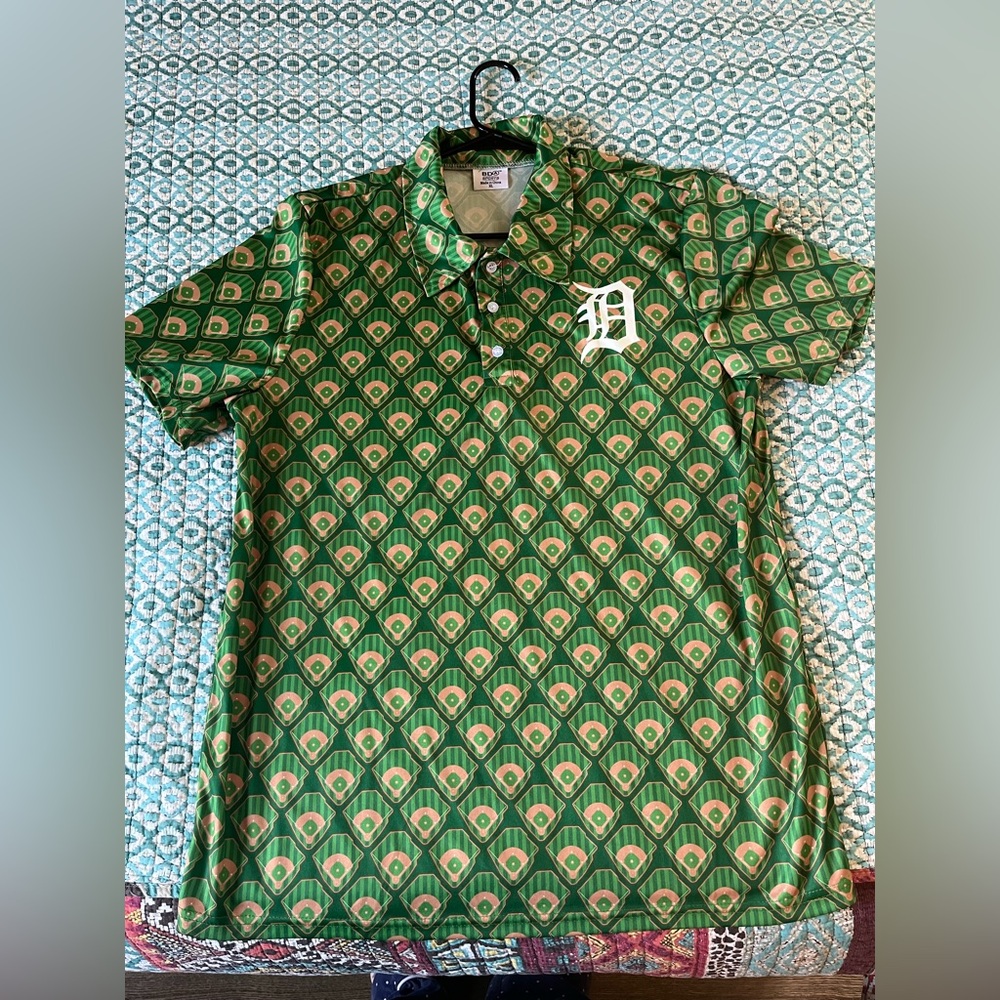 NWOT Detroit Tigers baseball diamond t-shirt, XL